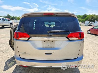 Zdjęcie 6 z 13 samochodu: 2020 CHRYSLER PACIFICA TOURING L VIN:2C4RC1BG9LR279778 - miniatura
