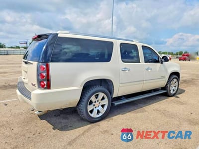 Trzecie zdjęcie samochodu z tyłu: 2013 GMC YUKON XL DENALI VIN:1GKS2MEF6DR186575 - miniatura
