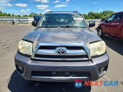 Piąte zdjęcie samochodu w środku: 2006 TOYOTA 4RUNNER SR5 VIN:JTEBU14R660098905 - miniatura