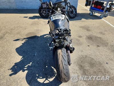 Czwarte zdjęcie samochodu z boku: 2021 HONDA CBR1000 RR VIN:JH2SC7718MK400025 - miniatura