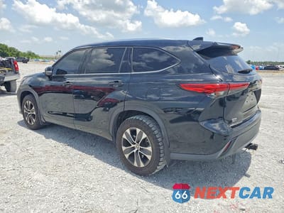 Drugie zdjęcie samochodu z przodu: 2021 TOYOTA HIGHLANDER XLE VIN:5TDHZRBH5MS543296 - miniatura