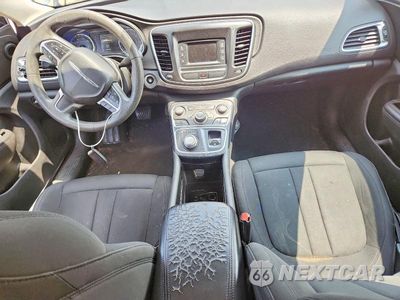 Zdjęcie 8 z 12 samochodu: 2015 CHRYSLER 200 LIMITED VIN:1C3CCCAB9FN737557 - miniatura