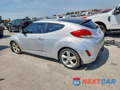 Drugie zdjęcie samochodu z przodu: 2015 HYUNDAI VELOSTER BASE VIN:KMHTC6AD0FU241921 - miniatura