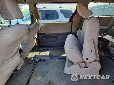 Zdjęcie 11 z 13 samochodu: 2013 TOYOTA SIENNA LE VIN:5TDKK3DC6DS339387 - miniatura