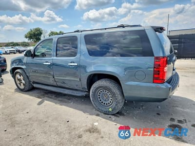 Drugie zdjęcie samochodu z przodu: 2010 CHEVROLET SUBURBAN C1500 LT VIN:1GNUCJE0XAR164240 - miniatura