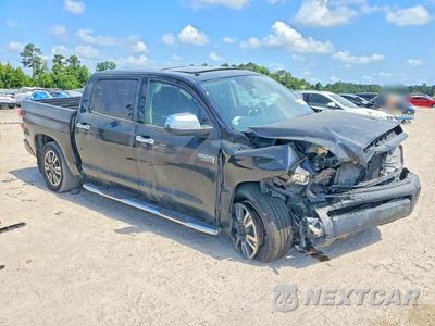 Czwarte zdjęcie samochodu z boku: 2019 TOYOTA TUNDRA PLATINUM VIN:5TFAY5F19KX841822 - miniatura