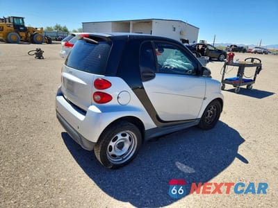 Trzecie zdjęcie samochodu z tyłu: 2015 SMART FORTWO PURE VIN:WMEEJ3BA9FK795641 - miniatura