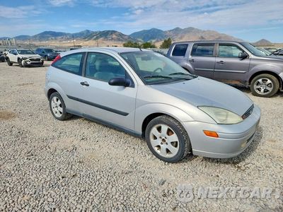 Czwarte zdjęcie samochodu z boku: 2002 FORD FOCUS ZX3 VIN:3FAFP31332R168840 - miniatura