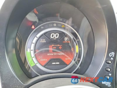 Zdjęcie 9 z 13 samochodu: 2016 FIAT 500 ELECTRIC VIN:3C3CFFGE7GT221872 - miniatura
