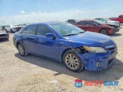 Czwarte zdjęcie samochodu z boku: 2011 TOYOTA CAMRY HYBRID VIN:4T1BB3EKXBU127666 - miniatura