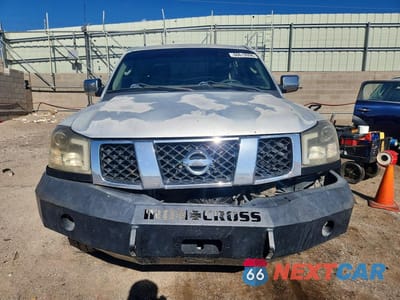 Piąte zdjęcie samochodu w środku: 2005 NISSAN TITAN XE VIN:1N6BA07A15N565093 - miniatura