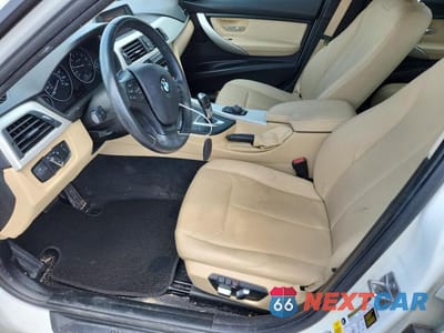 Zdjęcie 7 z 12 samochodu: 2018 BMW 320 I VIN:WBA8A9C58JAH11971 - miniatura