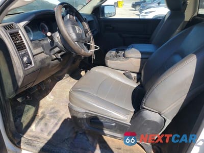 Zdjęcie 7 z 12 samochodu: 2017 RAM 1500 ST VIN:3C6JR6DT0HG787192 - miniatura