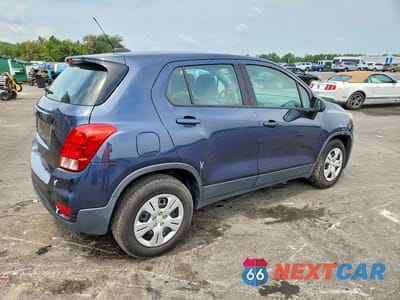 Trzecie zdjęcie samochodu z tyłu: 2018 CHEVROLET TRAX LS VIN:3GNCJKSB2JL382340 - miniatura