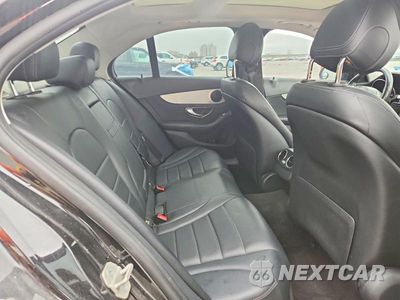 Zdjęcie 10 z 13 samochodu: 2016 MERCEDES-BENZ C 300 4MATIC VIN:55SWF4KB7GU119334 - miniatura