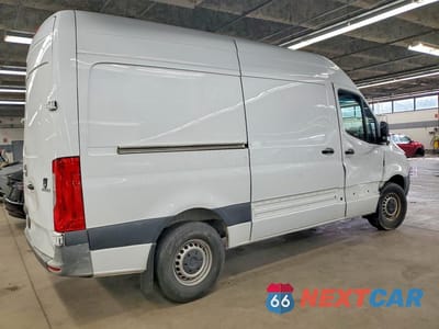 Trzecie zdjęcie samochodu z tyłu: 2021 MERCEDES-BENZ SPRINTER 2500 VIN:W1Y4EBHY3MT067636 - miniatura