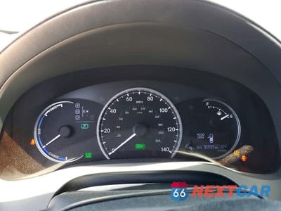 Zdjęcie 9 z 12 samochodu: 2011 LEXUS CT 200 VIN:JTHKD5BH8B2016207 - miniatura
