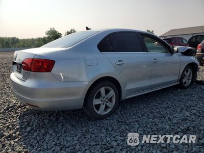Trzecie zdjęcie samochodu z tyłu: 2013 VOLKSWAGEN JETTA TDI VIN:3VWLL7AJ2DM381211 - miniatura