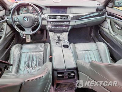 Zdjęcie 8 z 13 samochodu: 2013 BMW M5 VIN:WBSFV9C59DC773134 - miniatura