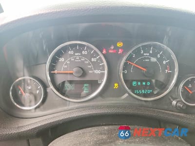 Zdjęcie 9 z 14 samochodu: 2014 JEEP WRANGLER UNLIMITED SAHARA VIN:1C4BJWEG9EL305419 - miniatura