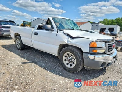 Czwarte zdjęcie samochodu z boku: 2007 GMC NEW SIERRA C1500 CLASSIC VIN:3GTEC14X47G167719 - miniatura