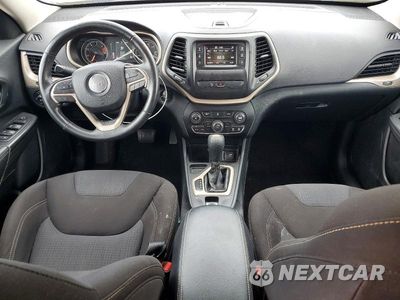Zdjęcie 8 z 12 samochodu: 2016 JEEP CHEROKEE LATITUDE VIN:1C4PJLCB4GW303154 - miniatura