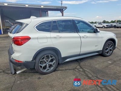 Trzecie zdjęcie samochodu z tyłu: 2018 BMW X1 XDRIVE28I VIN:WBXHT3C36J5K25323 - miniatura