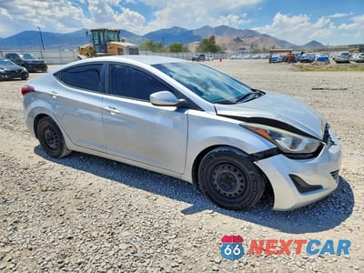 Czwarte zdjęcie samochodu z boku: 2016 HYUNDAI ELANTRA SE VIN:5NPDH4AE3GH765471 - miniatura