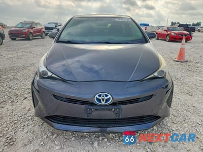 Piąte zdjęcie samochodu w środku: 2016 TOYOTA PRIUS TWO ECO VIN:JTDKARFU0G3013425 - miniatura