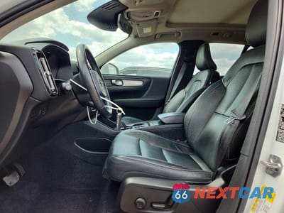 Zdjęcie 7 z 14 samochodu: 2020 VOLVO XC40 T5 MOMENTUM VIN:YV4162UK3L2298866 - miniatura