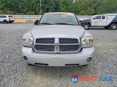 Piąte zdjęcie samochodu w środku: 2006 DODGE DAKOTA QUAD SLT VIN:1D7HE48N26S624025 - miniatura