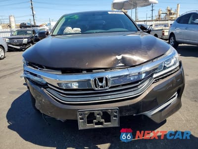 Piąte zdjęcie samochodu w środku: 2017 HONDA ACCORD EXL VIN:1HGCR3F80HA030396 - miniatura