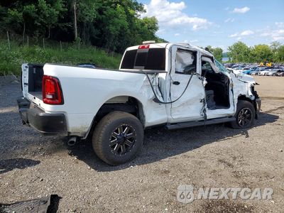Trzecie zdjęcie samochodu z tyłu: 2025 RAM 2500 TRADESMAN VIN:3C6UR5CJ2SG507707 - miniatura