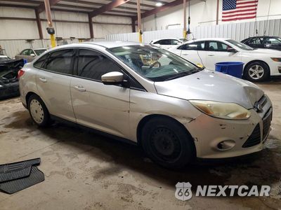 Czwarte zdjęcie samochodu z boku: 2014 FORD FOCUS SE VIN:1FADP3F21EL224316 - miniatura