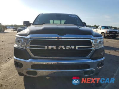 Piąte zdjęcie samochodu w środku: 2019 RAM 1500 BIG HORN/LONE STAR VIN:1C6RREBT7KN763535 - miniatura