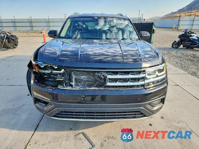 Piąte zdjęcie samochodu w środku: 2018 VOLKSWAGEN ATLAS SE VIN:1V2LR2CA8JC514745 - miniatura
