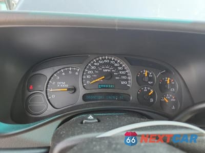Zdjęcie 9 z 13 samochodu: 2004 CHEVROLET SUBURBAN C1500 VIN:1GNEC16Z84J199122 - miniatura