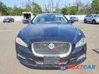 Piąte zdjęcie samochodu w środku: 2013 JAGUAR XJ VIN:SAJWJ1CD9D8V47286 - miniatura