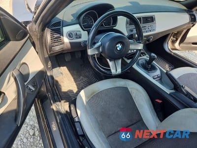 Zdjęcie 8 z 12 samochodu: 2003 BMW Z4 2.5 VIN:4USBT33493LR62732 - miniatura
