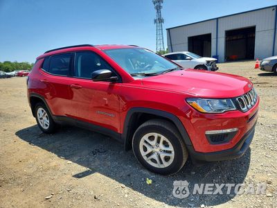Czwarte zdjęcie samochodu z boku: 2018 JEEP COMPASS SPORT VIN:3C4NJDAB9JT415574 - miniatura