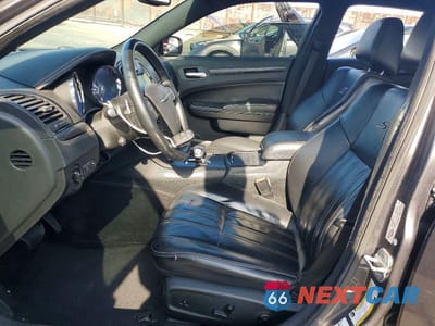 Zdjęcie 7 z 12 samochodu: 2013 CHRYSLER 300 S VIN:2C3CCABG5DH547257 - miniatura