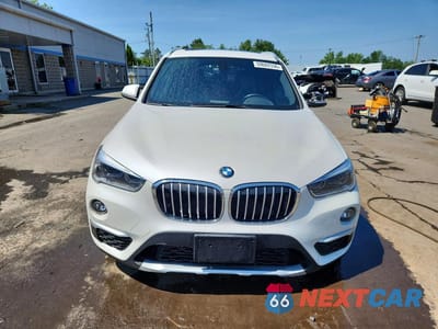 Piąte zdjęcie samochodu w środku: 2018 BMW X1 XDRIVE28I VIN:WBXHT3C38J5K31303 - miniatura