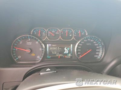 Zdjęcie 9 z 13 samochodu: 2016 CHEVROLET SUBURBAN VIN:1GNSKHKC0GR110942 - miniatura