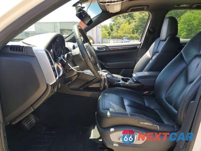 Zdjęcie 7 z 14 samochodu: 2011 PORSCHE CAYENNE VIN:WP1AA2A22BLA09053 - miniatura