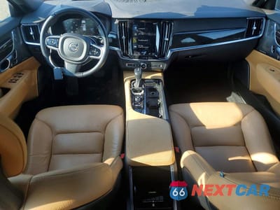 Zdjęcie 8 z 12 samochodu: 2018 VOLVO S90 T6 MOMENTUM VIN:LVY992MK8JP020423 - miniatura