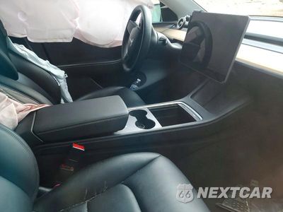Zdjęcie 9 z 12 samochodu: 2024 TESLA MODEL Y VIN:7SAYGDEE5RA226074 - miniatura