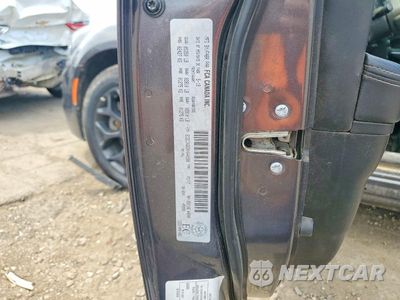 Zdjęcie 12 z 12 samochodu: 2019 CHRYSLER 300 S VIN:2C3CCAGG3KH640588 - miniatura