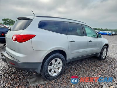 Trzecie zdjęcie samochodu z tyłu: 2011 CHEVROLET TRAVERSE LT VIN:1GNKRGED5BJ403091 - miniatura