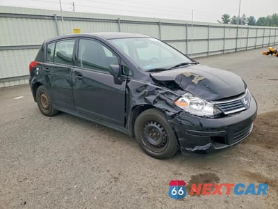 Czwarte zdjęcie samochodu z boku: 2009 NISSAN VERSA 1.8 S VIN:3N1BC13E09L484946 - miniatura