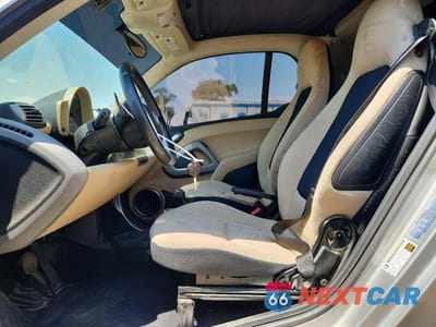 Zdjęcie 7 z 13 samochodu: 2009 SMART FORTWO PURE VIN:WMEEJ31X89K229075 - miniatura